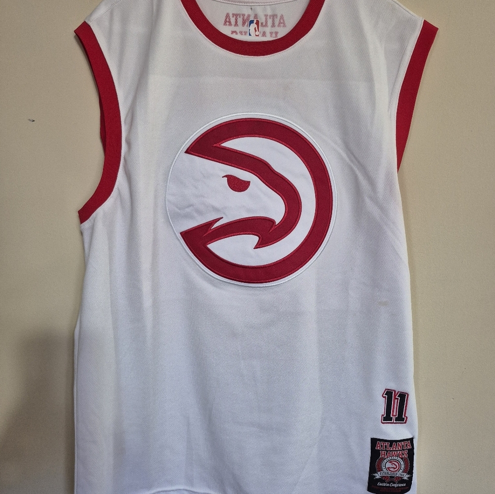 Atlanta Hawks Trae Young Ultra Game Jersey White Men’s Large. Embroidered Front